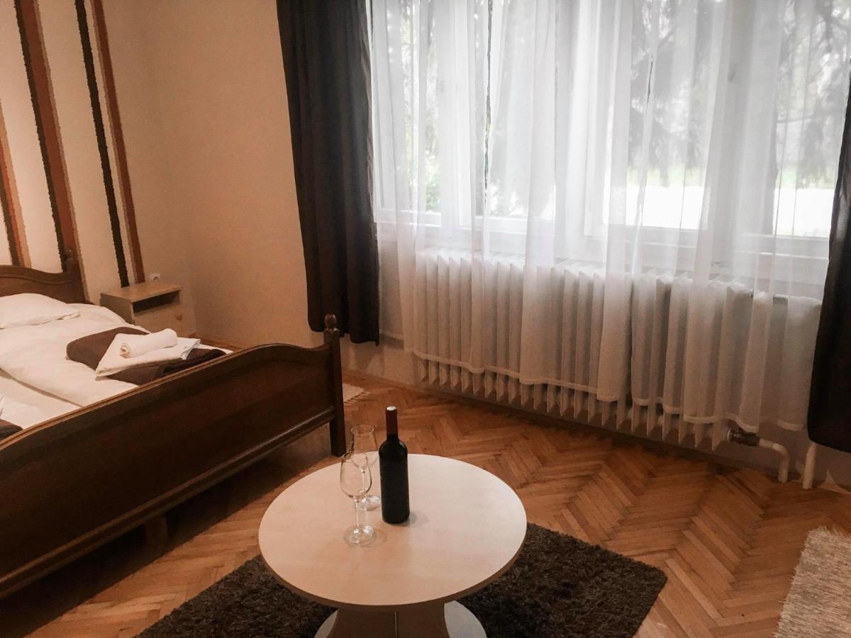 Tompos Vendégház és pince Villány Extérieur photo